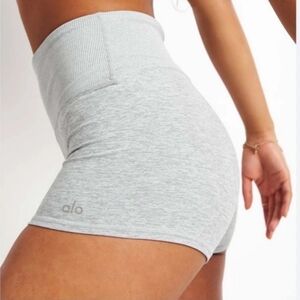 ALO Yoga shorts size xs
